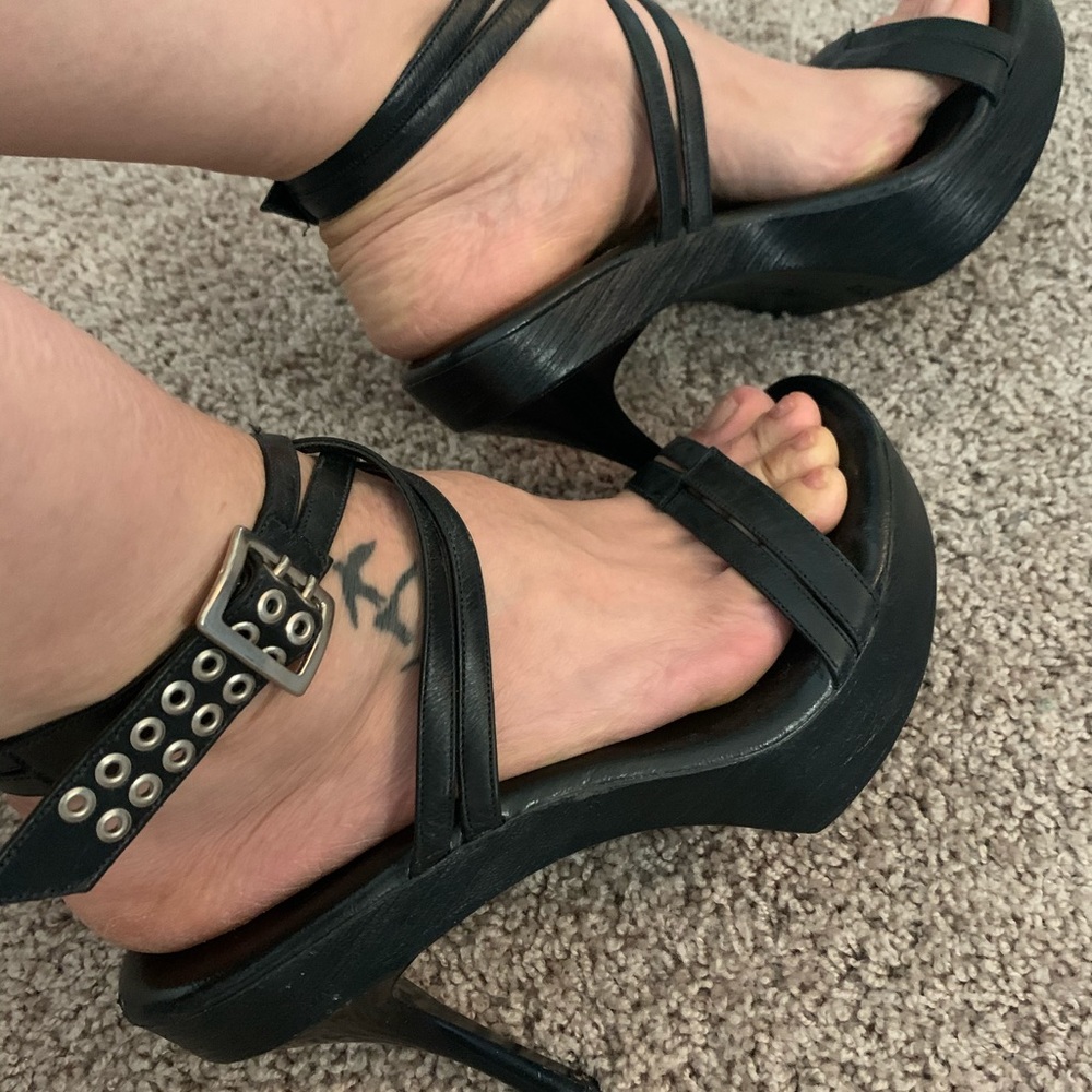 Luciana Mello high heels 👠